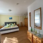 Apart-hotel Am Schlosspark 3*