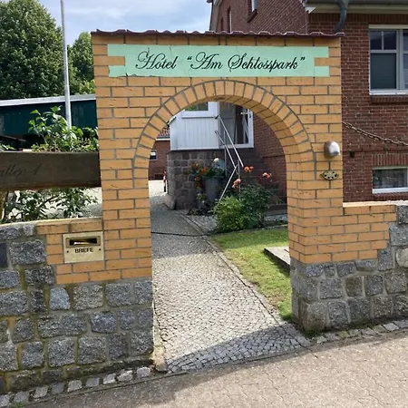 Am Schlosspark Aparthotel Mallin
