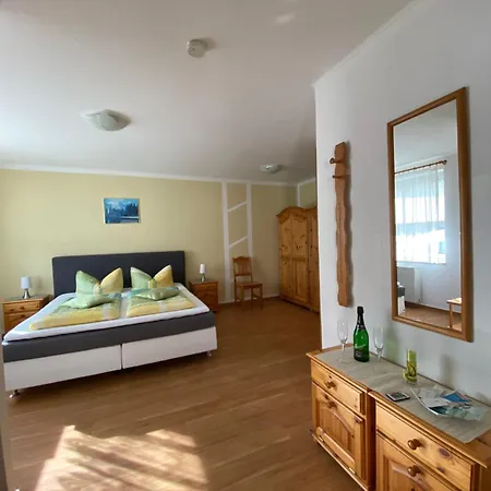 Aparthotel Am Schlosspark 3*
